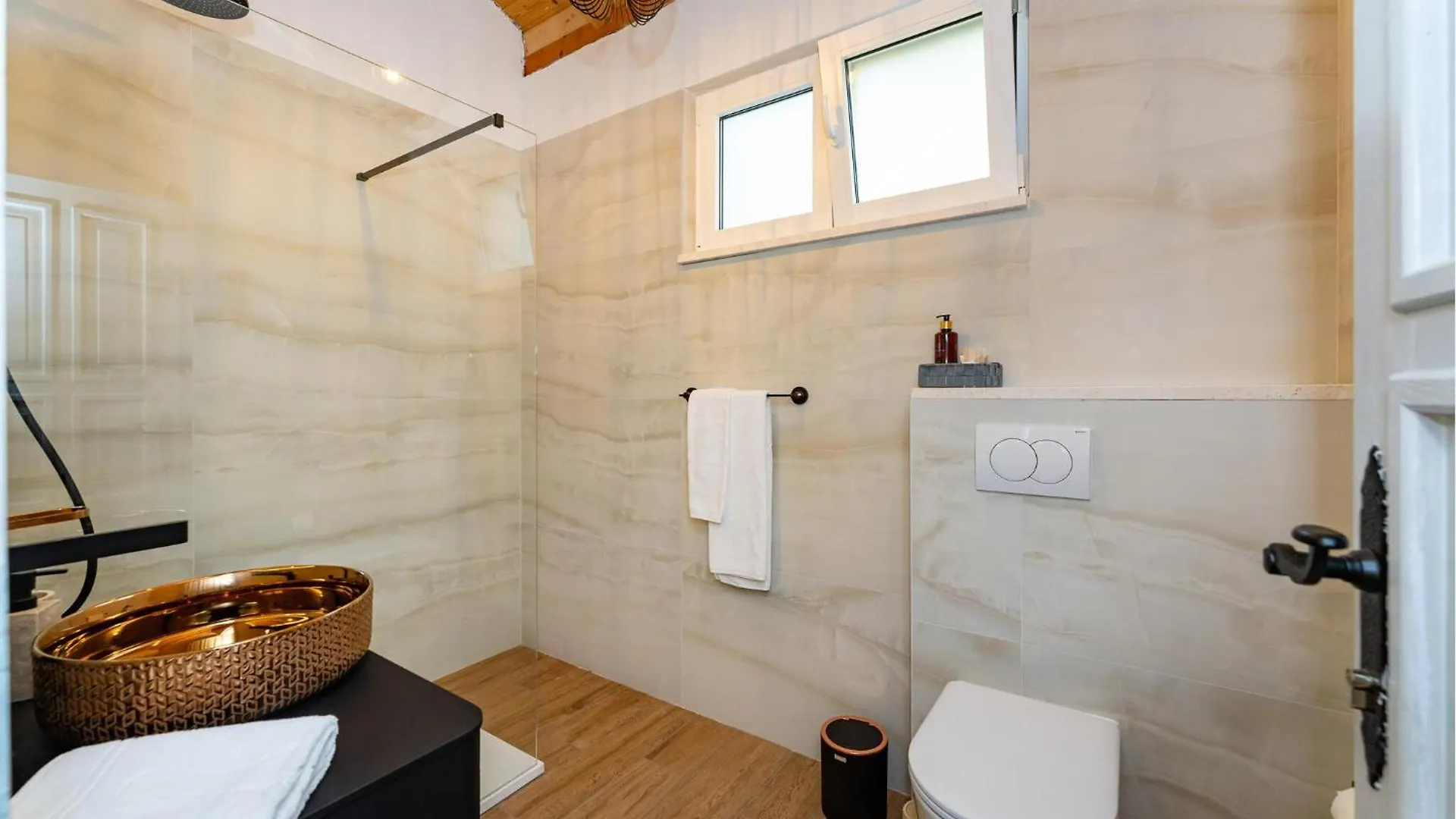 4 Bedroom Cozy Home In Krusevo 0*, Krusevo (Zadar) Croatia
