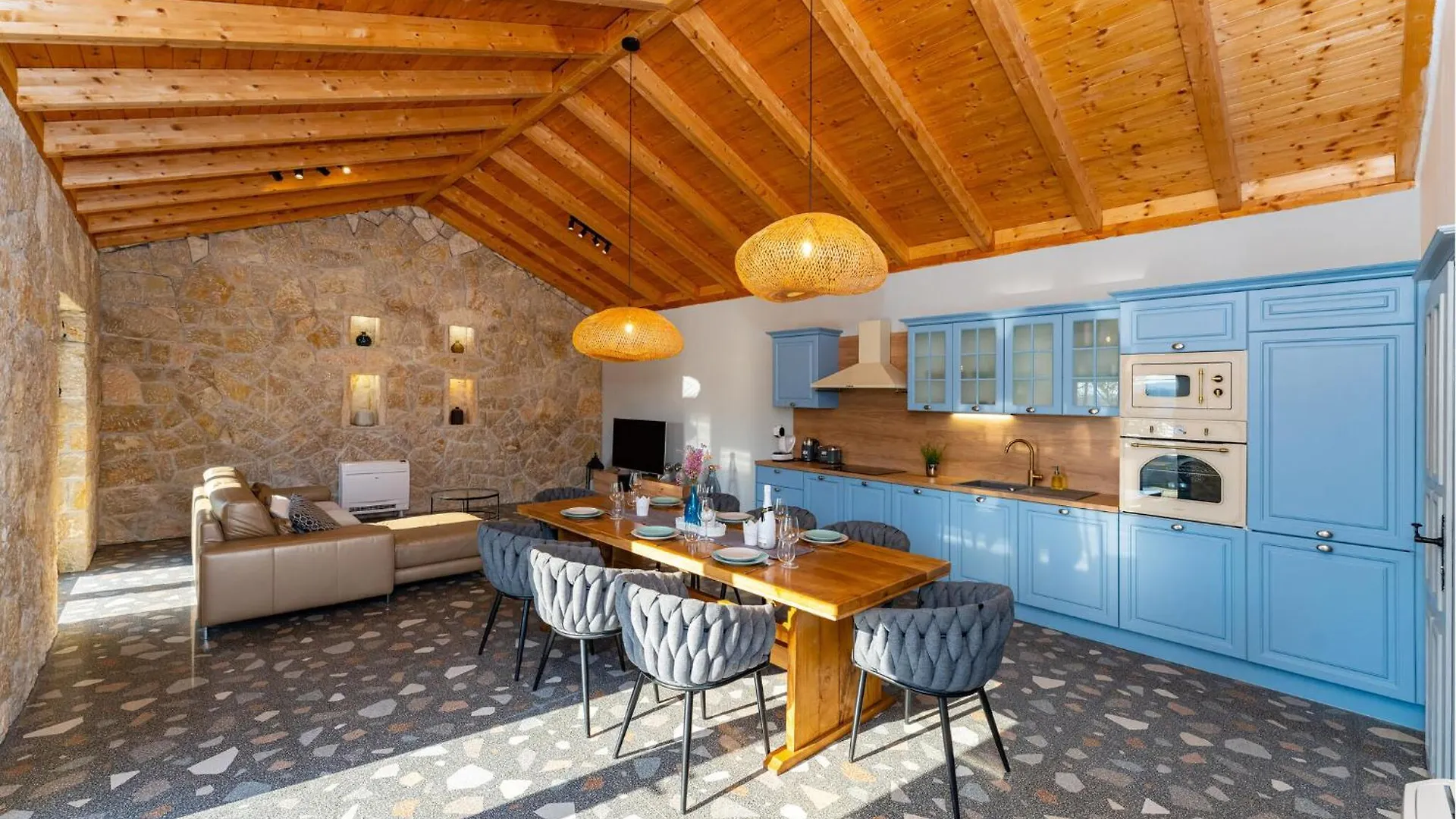 4 Bedroom Cozy Home In Krusevo Croatia