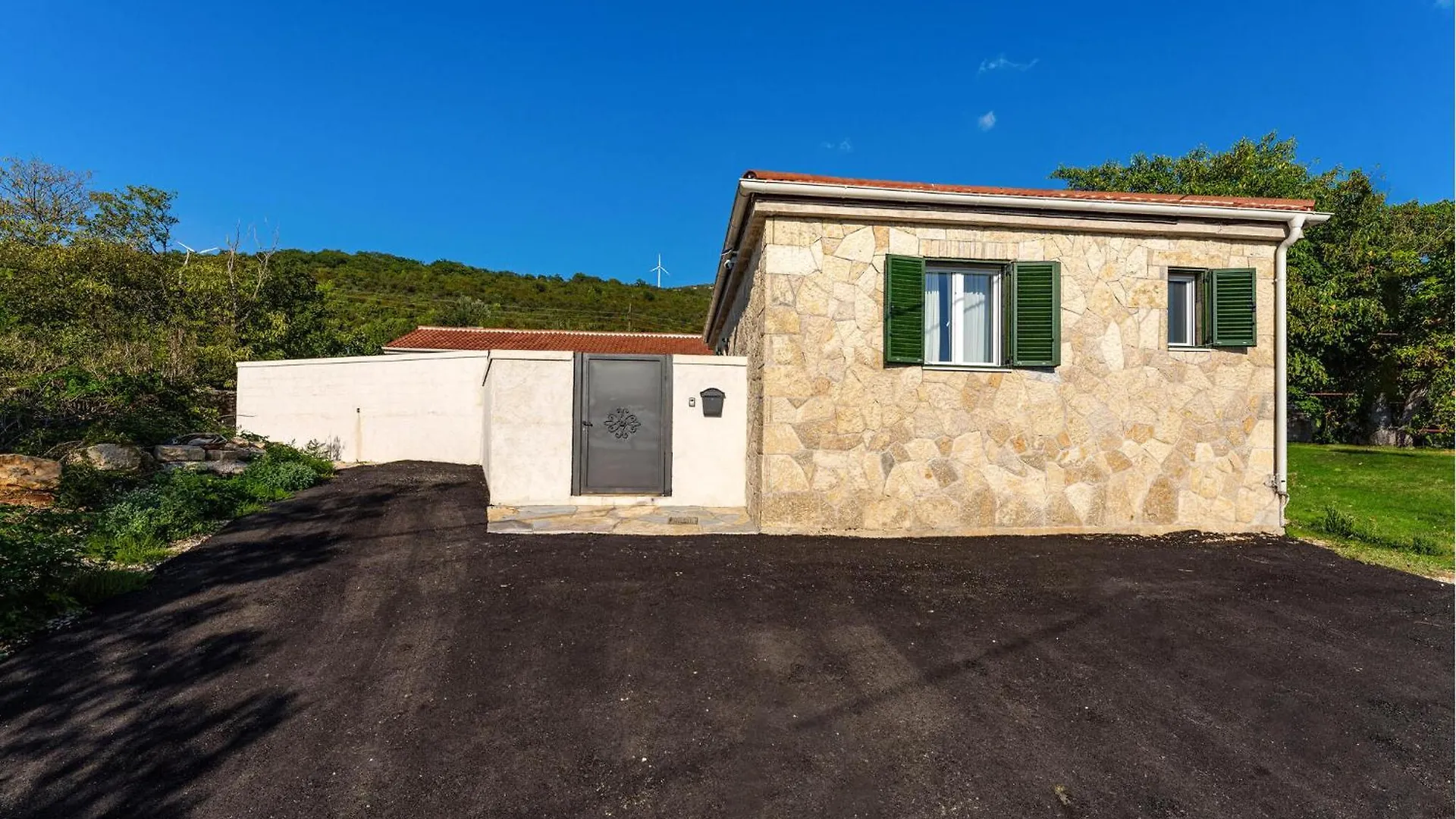 Holiday home 4 Bedroom Cozy Home In Krusevo