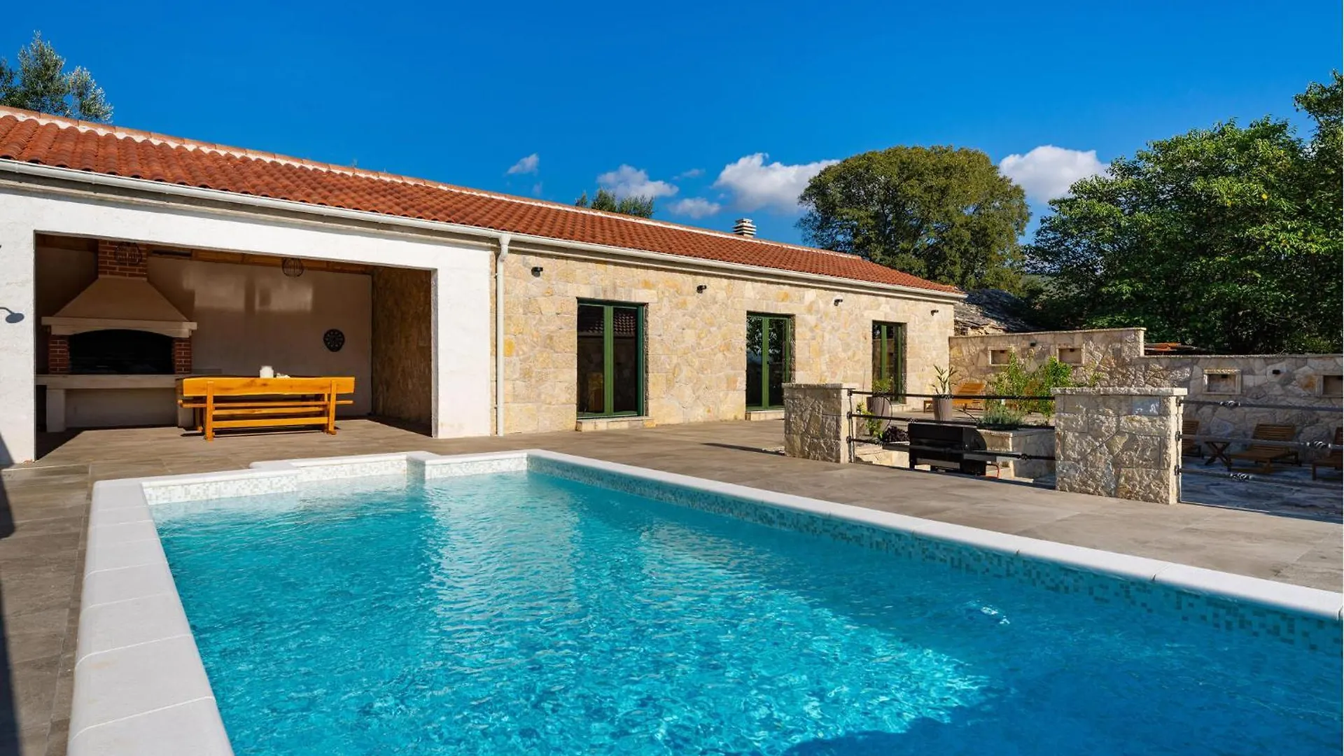 4 Bedroom Cozy Home In Krusevo 0*, Krusevo (Zadar) Croatia