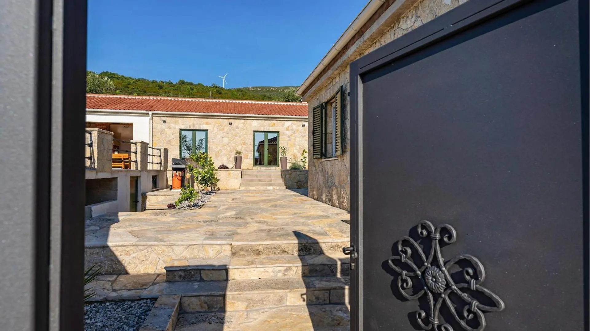 4 Bedroom Cozy Home In Krusevo 0*, Krusevo (Zadar)