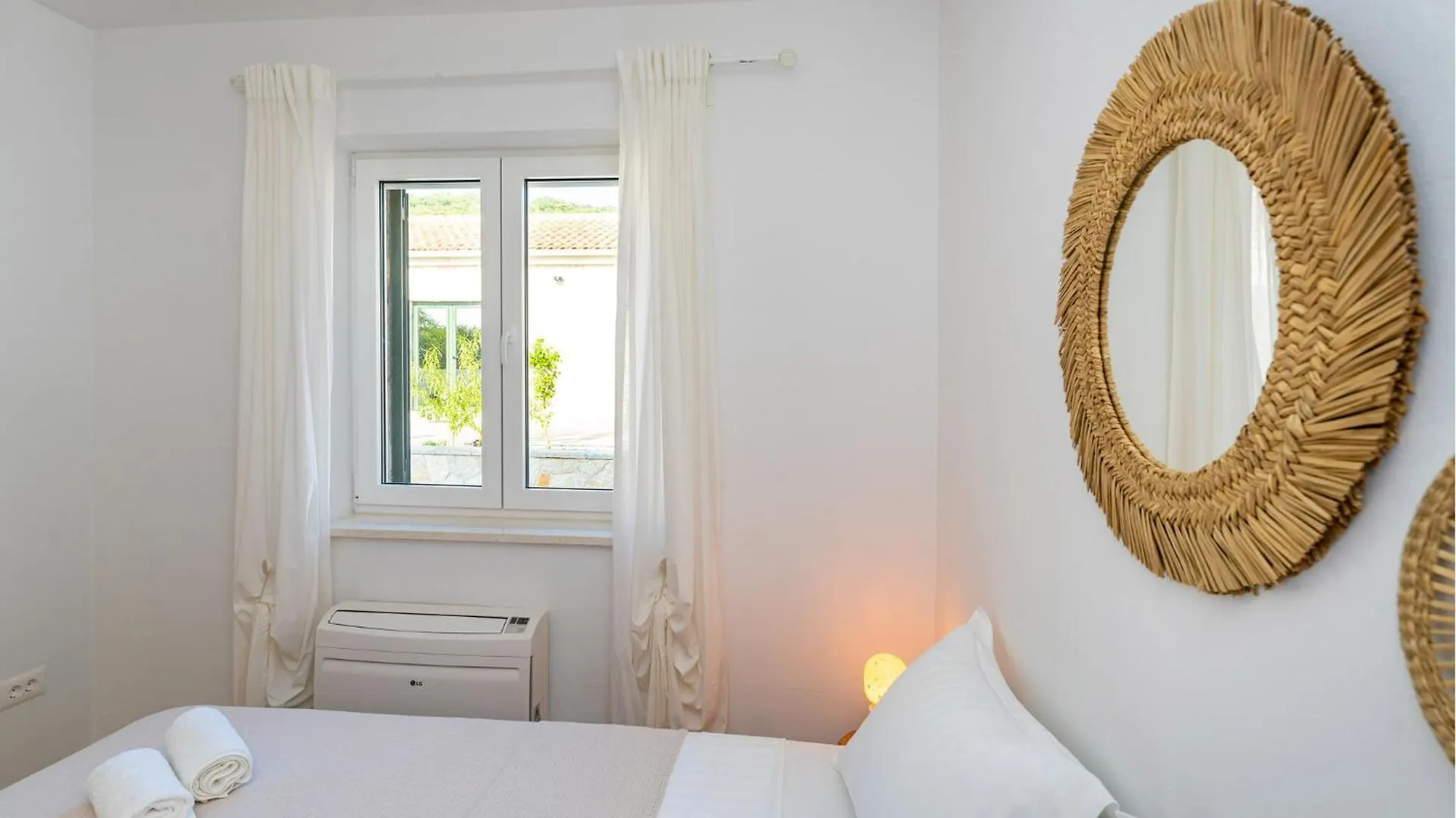 4 Bedroom Cozy Home In Krusevo 0*, Krusevo (Zadar)