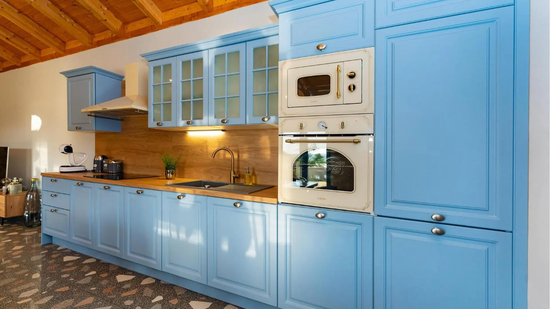 4 Bedroom Cozy Home In Krusevo